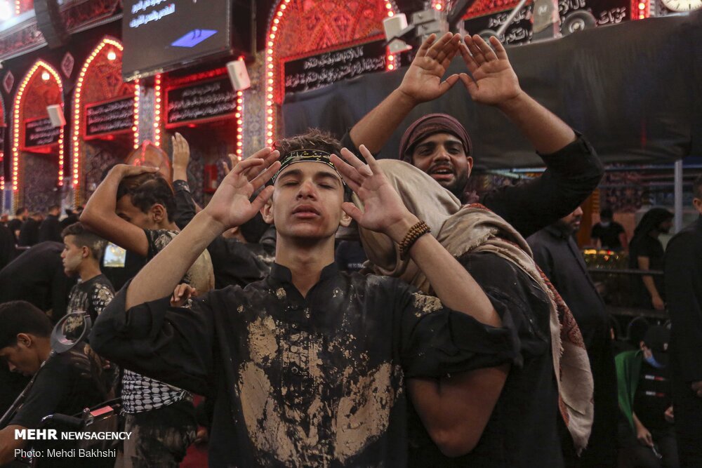 عکس/ وداع زائران اربعین با سیدالشهدا(ع) و ابوالفضل العباس(ع)