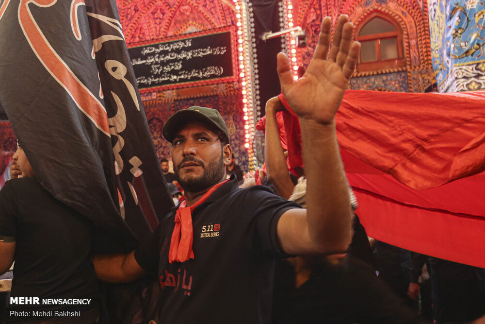 عکس/ وداع زائران اربعین با سیدالشهدا(ع) و ابوالفضل العباس(ع)