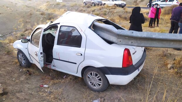 نجات معجزه آسای ۵ نفر از تصادف ال ۹۰ با گاردریل