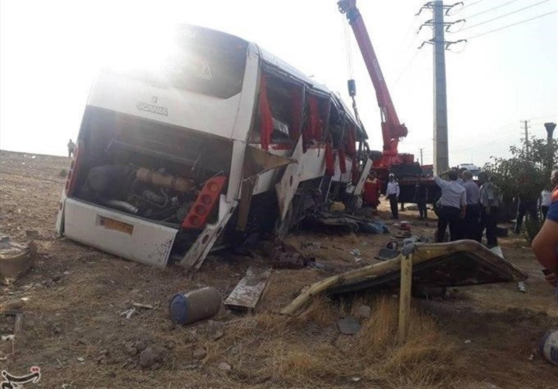 جزئیات جدید از واژگونی اتوبوس ‌تهران- زاهدان در ۶۰ کیلومتری کاشان
