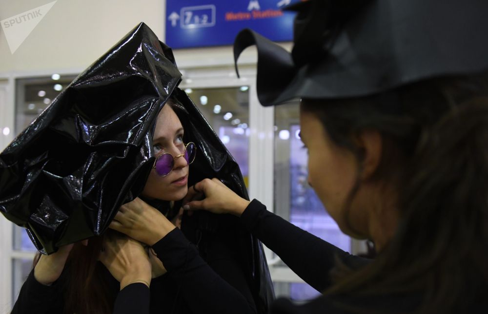 مراسم رونمایی از لباس های تشییع جنازه شیک!
