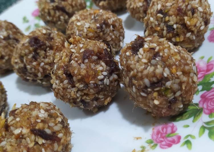 عصرانه/ توپک خرمايي يک بمب انرژي
