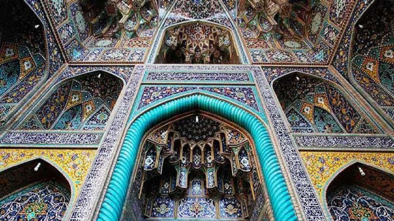 رد پای بانوی هنردوست در حرم امام رضا (ع) که همه را شگفت‌زده می‌کند