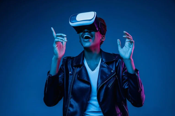 سامسونگ نمایشگر هدست‌ VR با تراکم ۱۰ هزار پیکسل بر اینچ می‌سازد