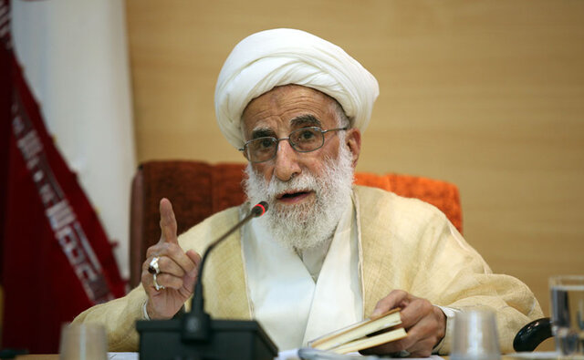 واکنش آیتالله جنتی به اهانت مکرون: این چه آزادی بیانی است که غربیها مدعیاش هستند؟