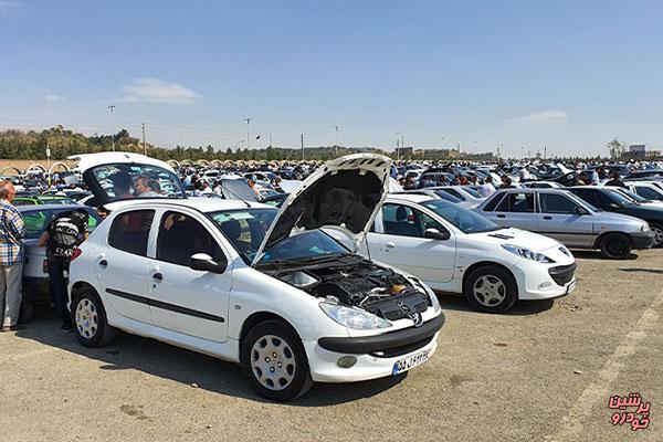 فروشندگان در بازار خودرو به صف شدند
