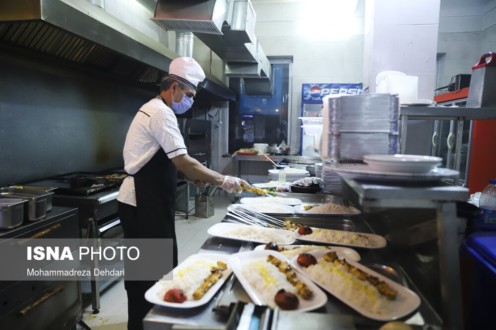 عکس/ کرونا باغ رستوران‌های شیراز را تعطیل کرد