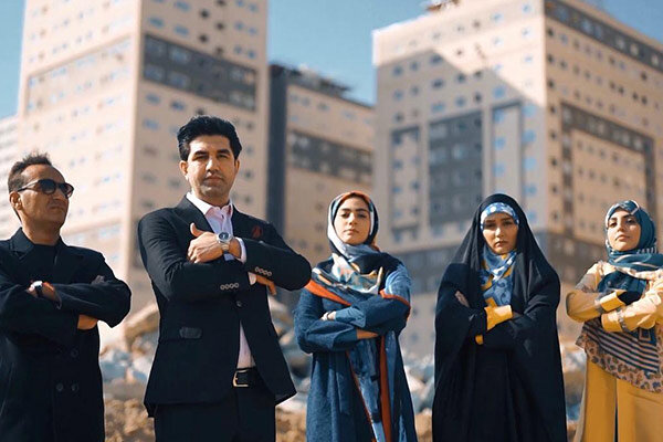 تفاوت «عطسه» با «حالا خورشید» در چیست؟