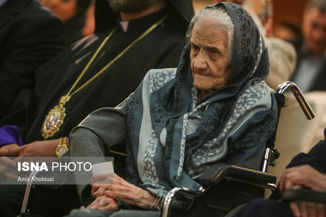 مادر ستاره‌شناسی ایران با دختر ماری کوری در آزمایشگاه همکاری داشت