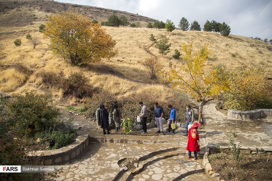 عکس/ آب شرب با بوی نامطلوب در استان کردستان 