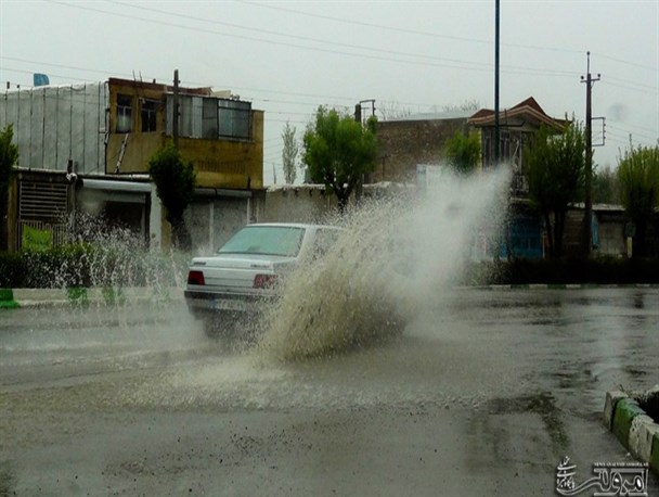 آماده باش نیروهای خدمات شهری صحنه در پی شروع بارش ها