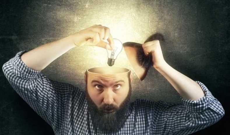 روانشناسی/ ۴ نکته درباره درباره ویژگی و نشانه های افراد روشنفکر