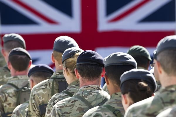 کاهش نیرو‌های انگلیسی در افغانستان به پیروی از آمریکا