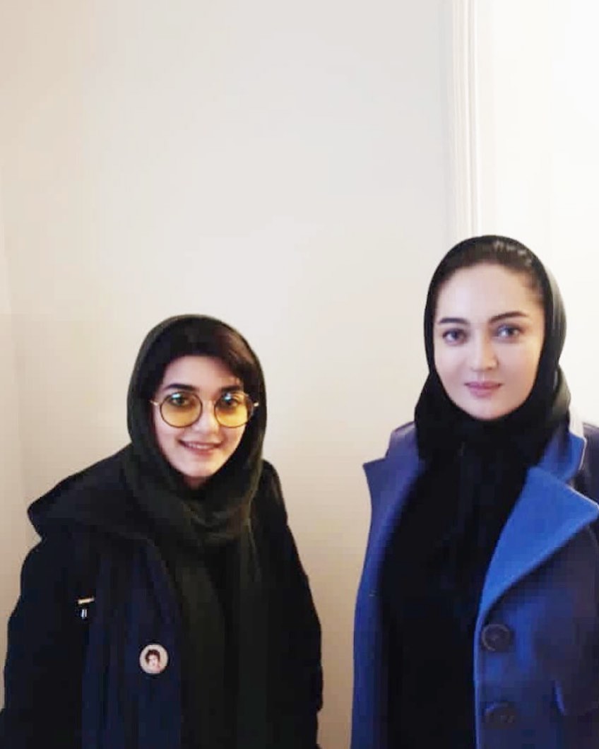 چهره ها/ نیکی کریمی در دفتر کارش