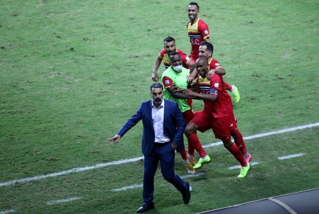 مهاجم فولاد به رکورد ادینهو رسید