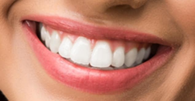 چگونه در فتوشاپ دندانها را سفید و درخشنده کنیم؟