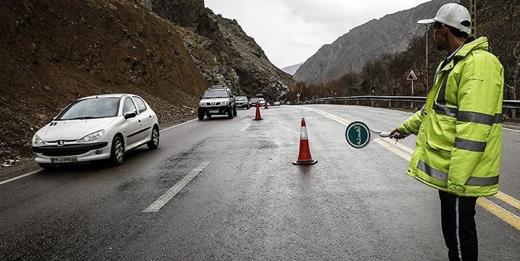 تمامی جادههای کرمانشاه لغزنده است؛ اعمال محدودیتهای ترددی در استان