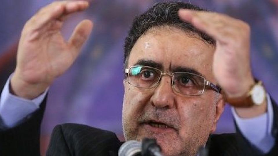 انتقاد تند وتیز سایت "الف" از توئیت تاجزاده در مورد امام جمعه تهران