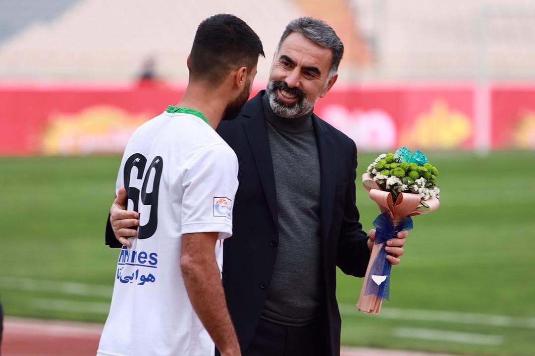 دسته گل شاگرد قدیمی برای فکری