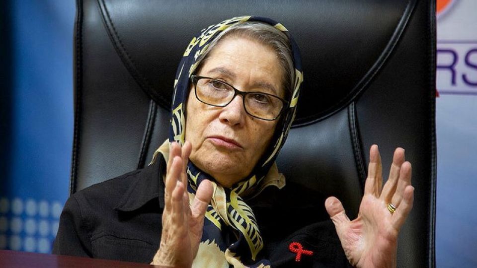 مینو محرز: عطاریها به نام طب سنتی وارد حوزه درمان کرونا شدهاند