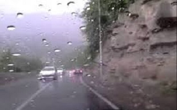 بارش باران در مناطق مختلف ایلام؛ از طغیان رودخانهها تا قطعی آب