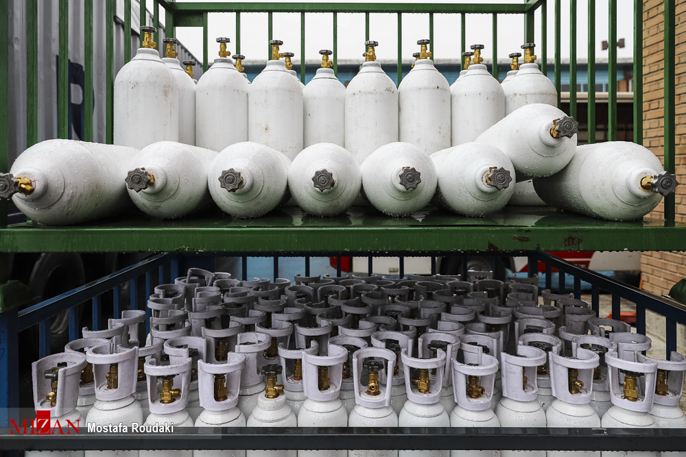 آیین اهدای ۹۹۹ کپسول اکسیژن توسط خیران