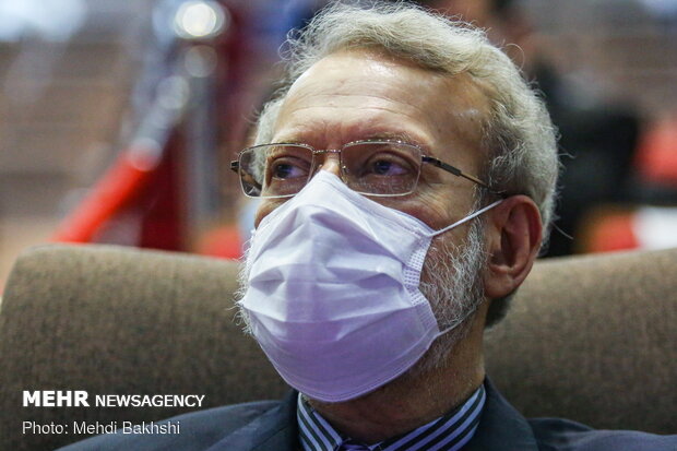 لاریجانی: شهیدی در خدمت به خانواده شهدا اقدامات ارزندهای انجام داد