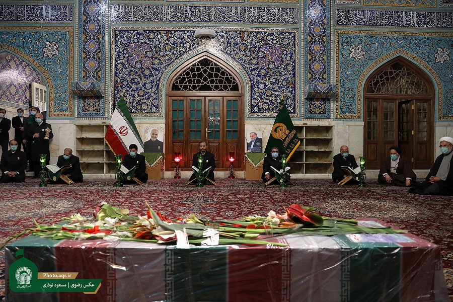 طواف پیکر دانشمند هسته‌ای شهید محسن فخری‌زاده در حریم رضوی