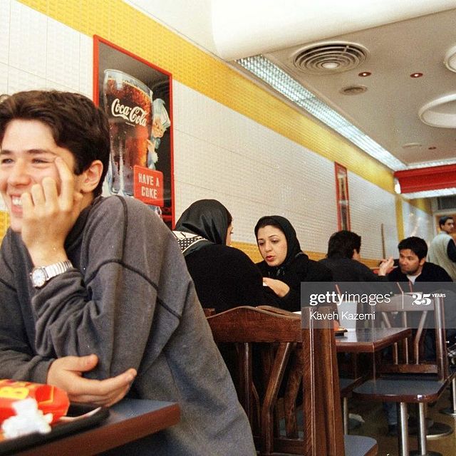 تصویری از یک فست فود 19 سال پیش