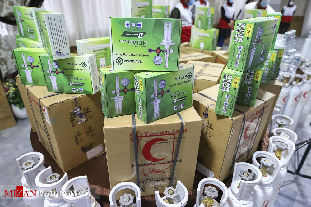 آیین اهدای ۹۹۹ کپسول اکسیژن توسط خیران