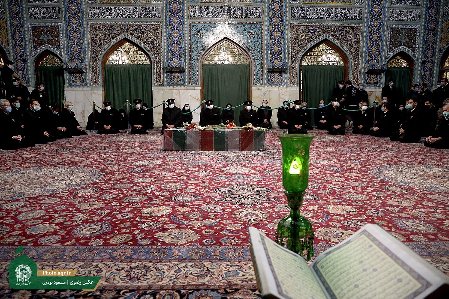 طواف پیکر دانشمند هسته‌ای شهید محسن فخری‌زاده در حریم رضوی