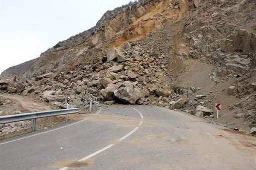 پاکسازی جاده اصلی خوزستان به چهارمحال‌وبختیاری