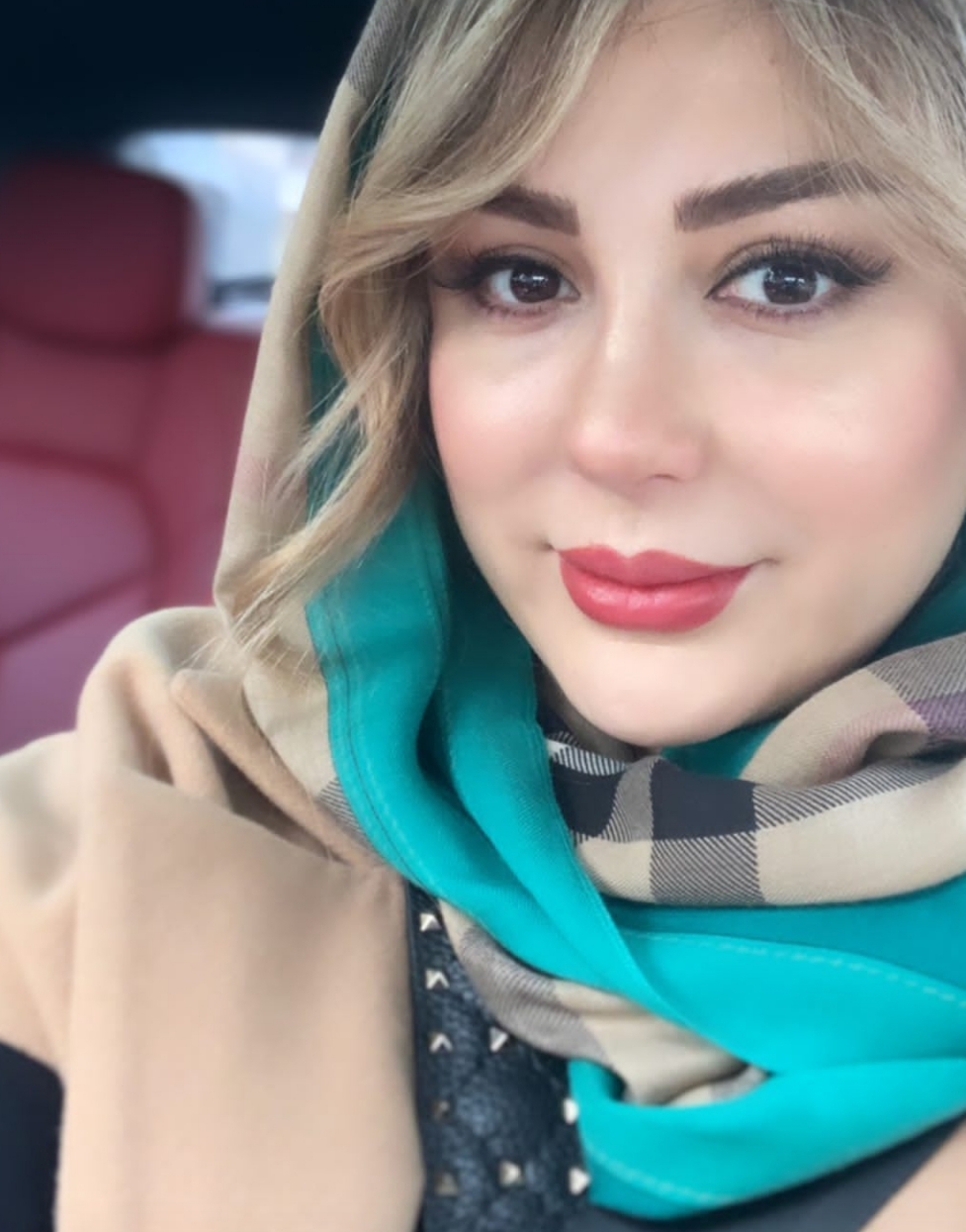 چهره ها/ سلفی ماشینی نیوشا ضیغمی