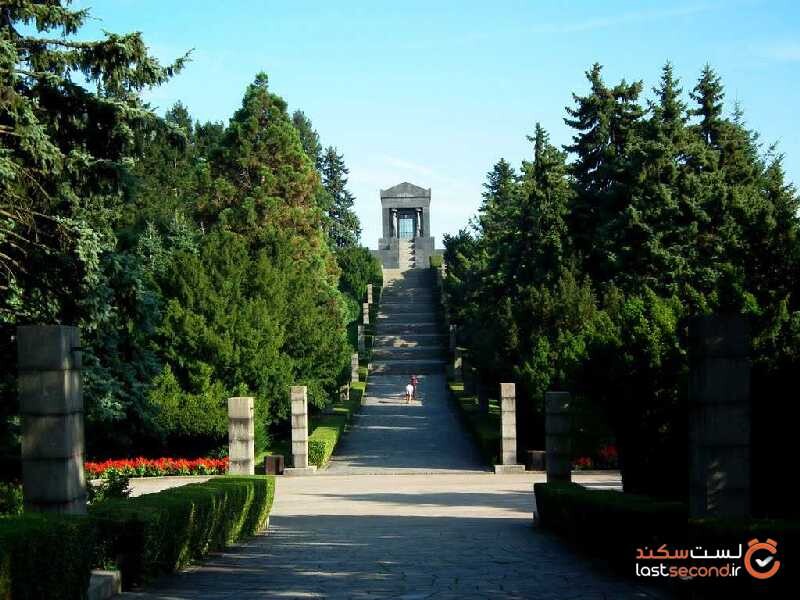 بنای یادبود قهرمان گمنام در شهر سفید اروپا، بلگراد