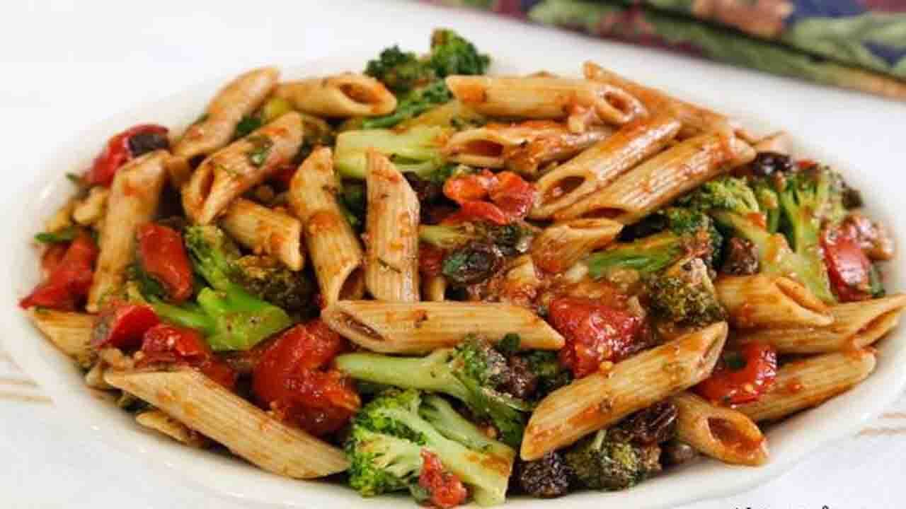 طرز تهيه پاستاي براکلي و کرفس