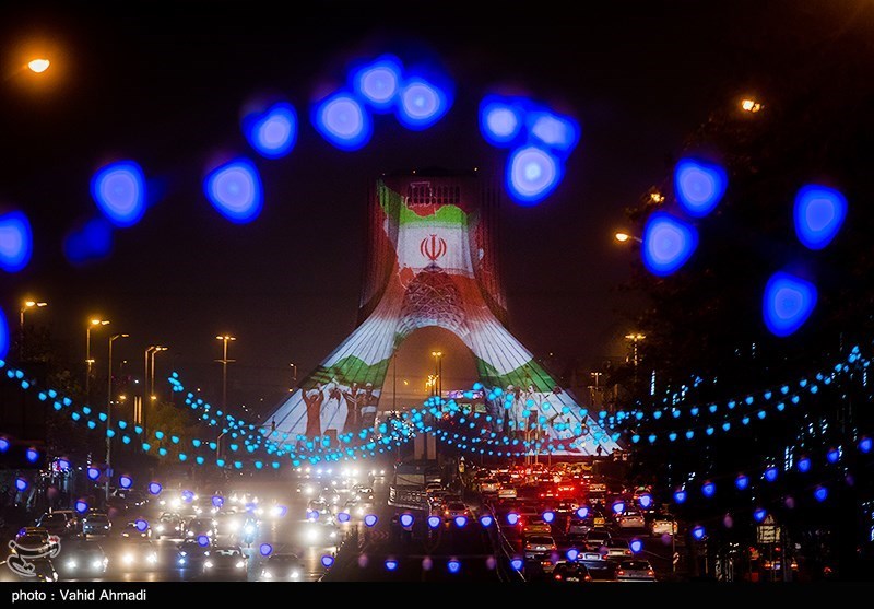 عکس/ نورپردازی سه بعدی اتحاد و همبستگی ملت ایران