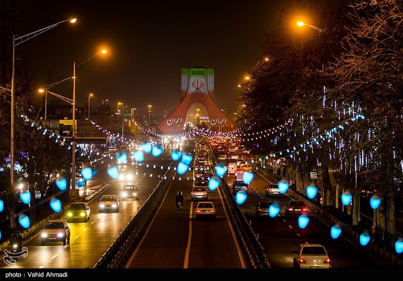 عکس/ نورپردازی سه بعدی اتحاد و همبستگی ملت ایران