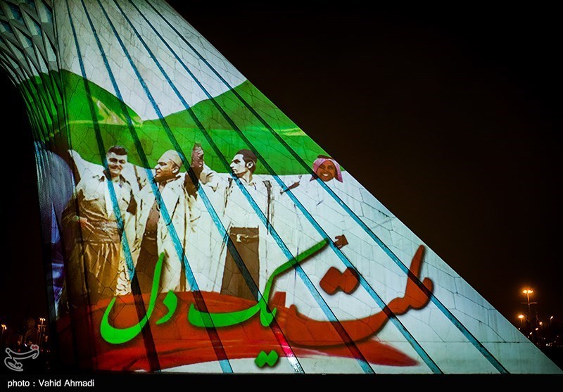عکس/ نورپردازی سه بعدی اتحاد و همبستگی ملت ایران