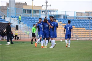 منشا، توپ را به خانه برد
