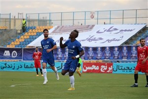 منشا کفش طلا را میخواهد!