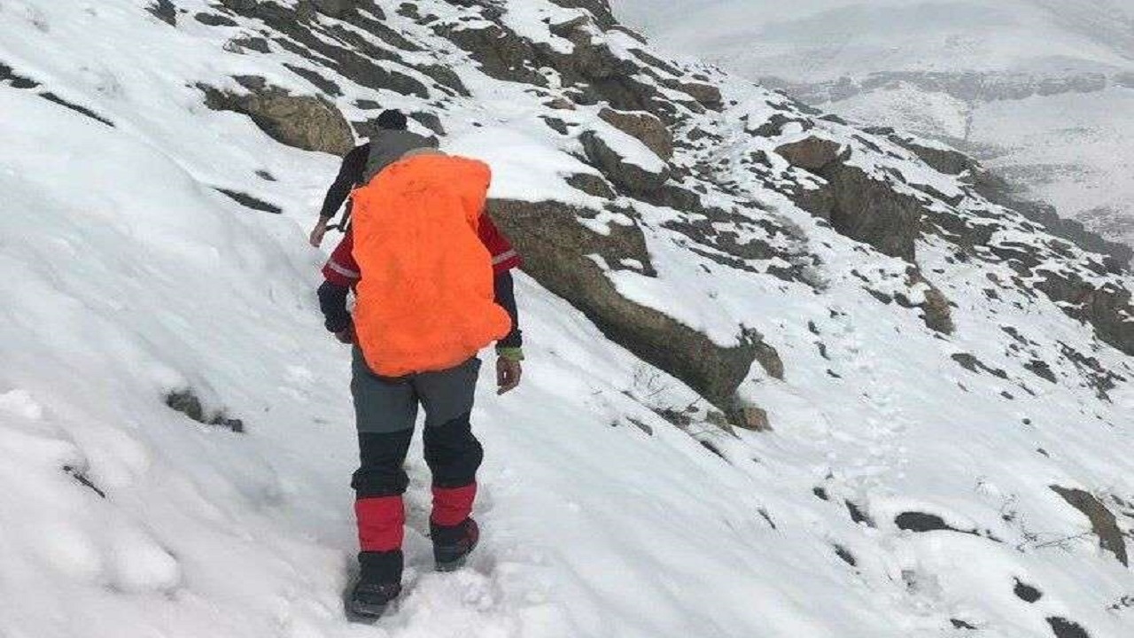 نجات ۶ کوهنورد اصفهانی گرفتار در صفه