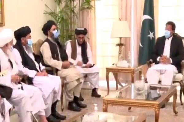 عمران خان با نمایندگان طالبان دیدار کرد