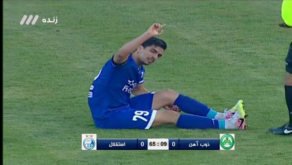 باز هم استقلال 10 نفره بازی کرد
