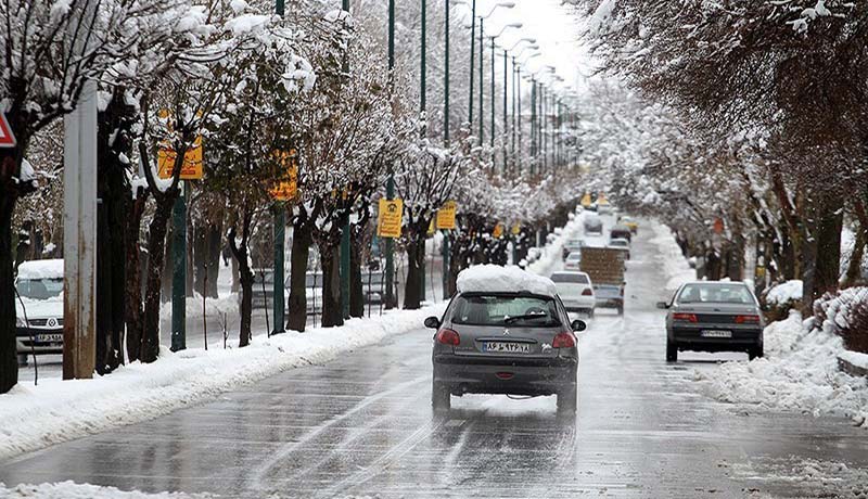 برف و باران در جاده های ۲۰ استان