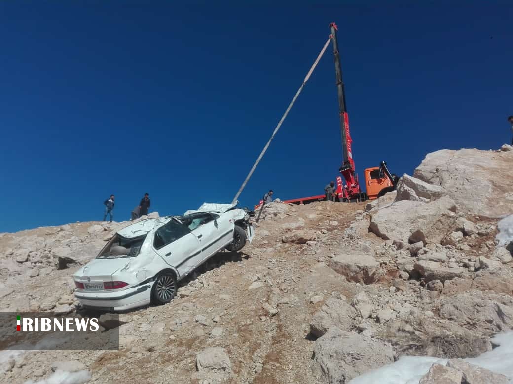 سقوط خودروی آموزگاران بازفتی از گردنه چری