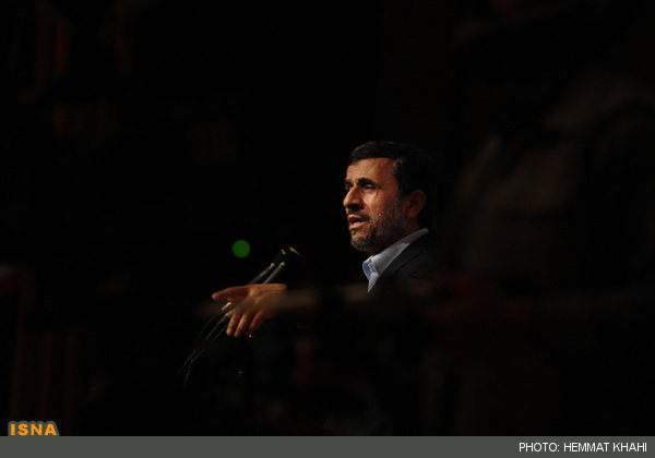 نماینده اصولگرا: احمدی‌نژاد خود را برای حضور در انتخابات 1400 آماده می‌کند