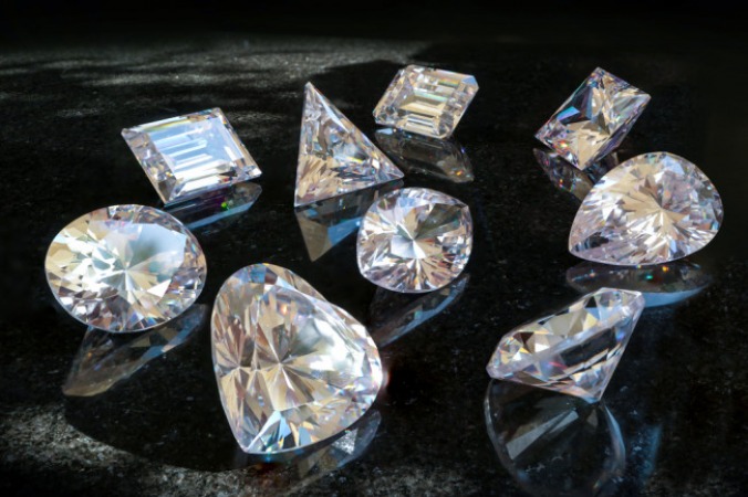 دانستنی ها/ علت درخشیدن الماس را بخوانید