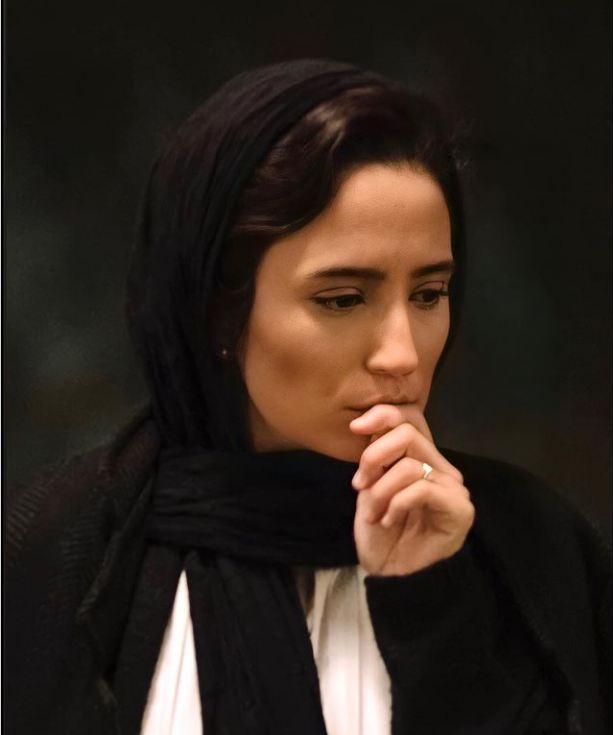 چهره ها/ ژست متفکرانه نگار جواهریان