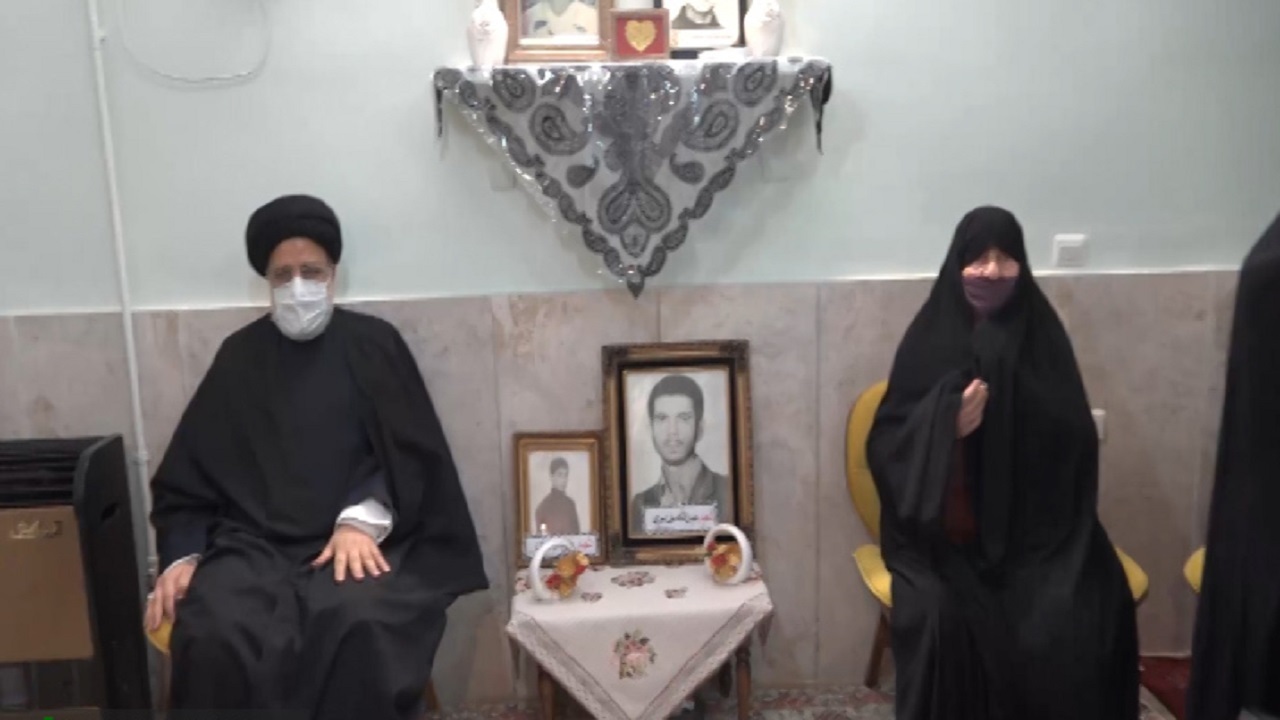 دیدار رئیس دستگاه قضا با خانواده شهدا طاهری و فردوسیان