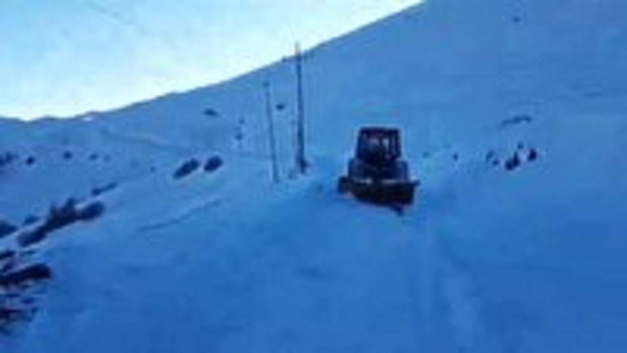 بازگشایی راه ۱۰۰ روستای شهرستان هوراند
